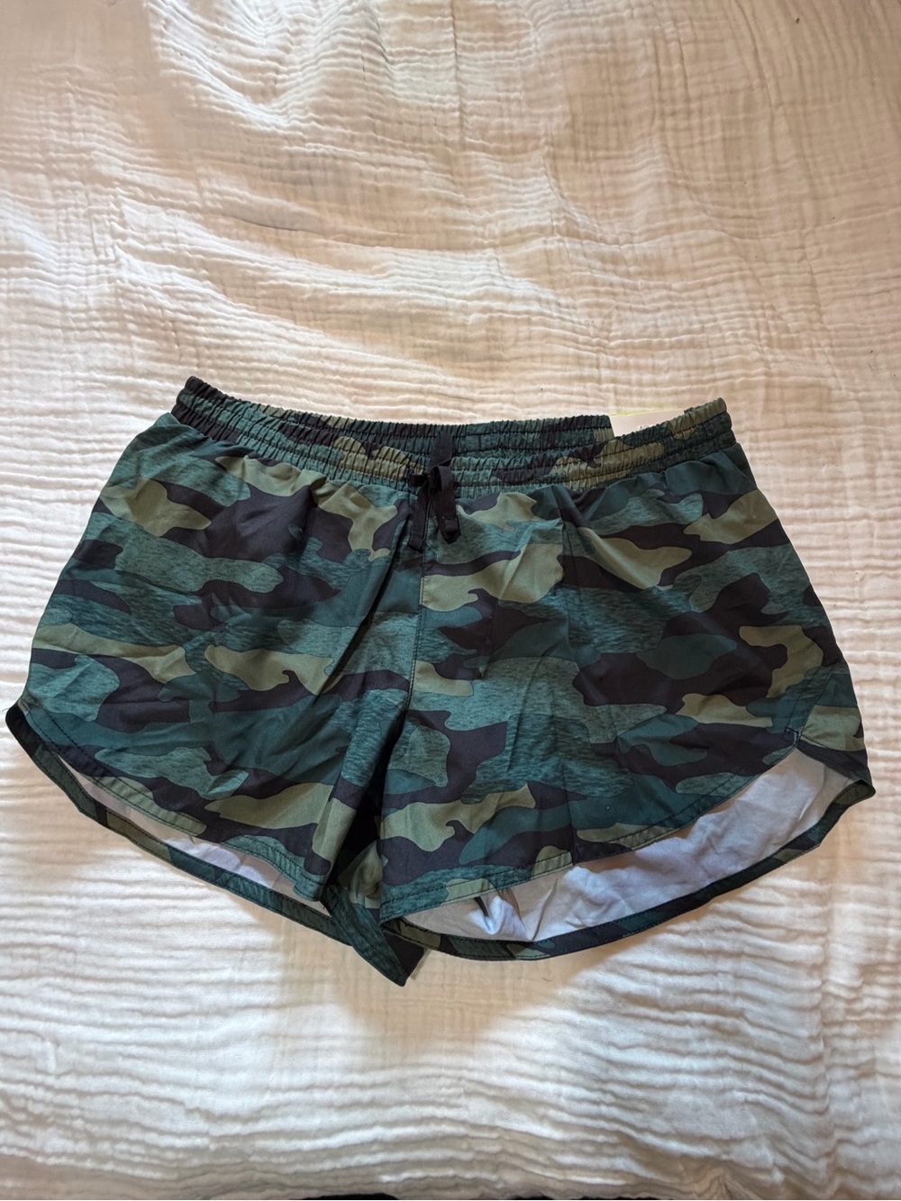 Old Navy Women's Green Camouflage Athletic Shorts